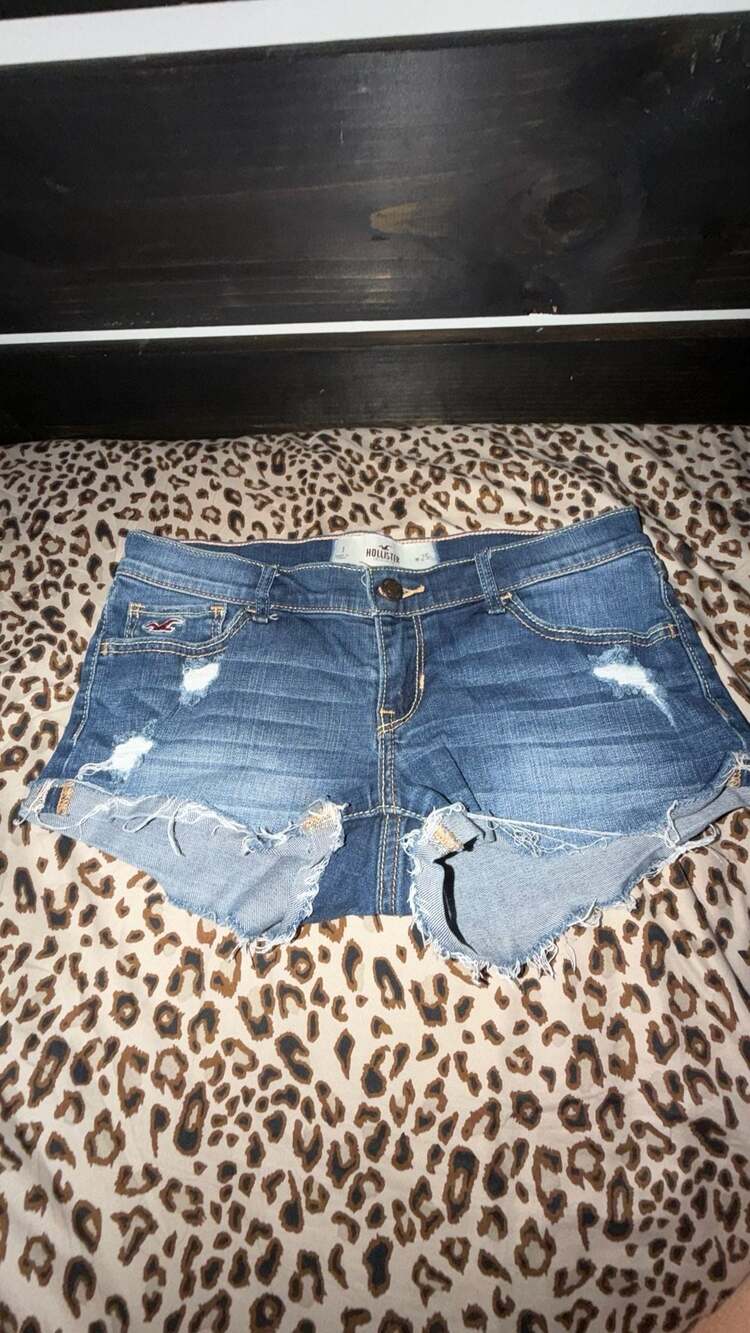 Hollister Women's Raw Hem Distressed Denim Shorts